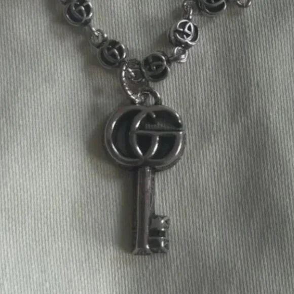Gucci key pendant GG necklace - Picture 3 of 5